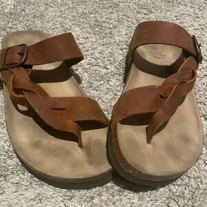 White Mountain Sandals: Size 6